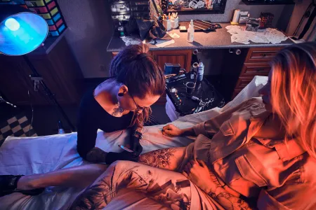 Tattoo storytelling vizualno: Kako koristiti tetovaže za pisanje priča
