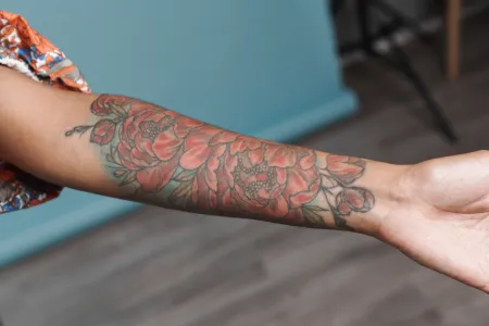 Zašto nuditi godišnji follow‑up u tattoo studiju